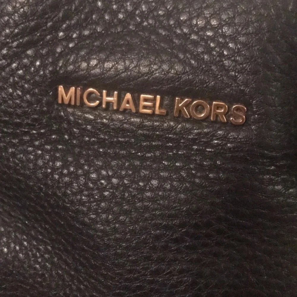Authentic Michael Kors‎ Medium Tote Bag - Picture 2 of 8